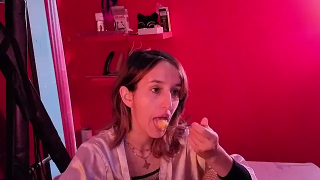 Snapshot of Ambar_Roux_ chatting on 01-14-26, 02:33 Ambar Roux online show from 01-14-26, 02:33