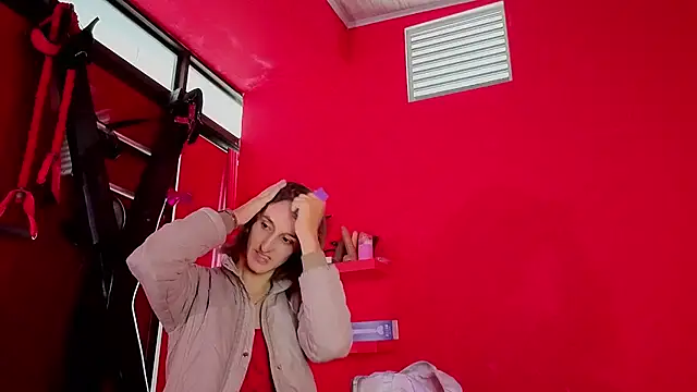 Ambar Roux  online show from 04-20-26, 12:41