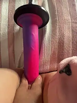 Snapshot of luisa1 chatting on 11-11-25, 07:58 luisa1 online show from 11-11-25, 07:58