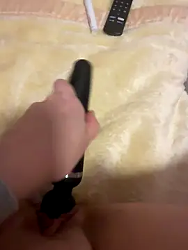 Snapshot of luisa1 chatting on 12-05-25, 08:12 luisa1 online show from 12-05-25, 08:12