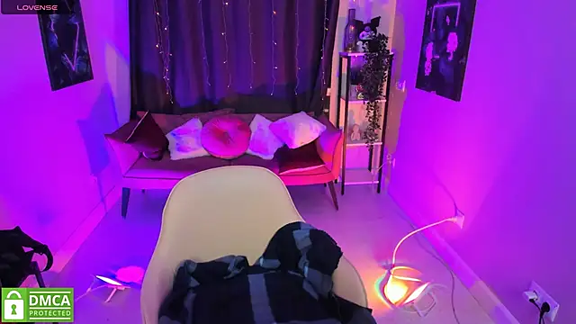 Snapshot of Bunny__of_love chatting on 12-03-24, 12:16 Bunny of love online show from 12-03-24, 12:16