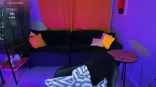 Snapshot of Bunny__of_love chatting on 12-07-24, 01:40 Bunny of love online show from 12-07-24, 01:40