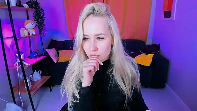 Snapshot of Bunny__of_love chatting on 12-14-24, 01:38 Bunny of love online show from 12-14-24, 01:38