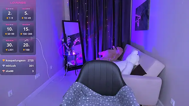 Snapshot of Bunny__of_love chatting on 12-18-24, 04:28 Bunny of love online show from 12-18-24, 04:28