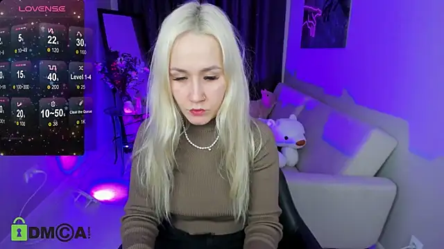 Snapshot of Bunny__of_love chatting on 01-28-25, 01:59 Bunny of love online show from 01-28-25, 01:59