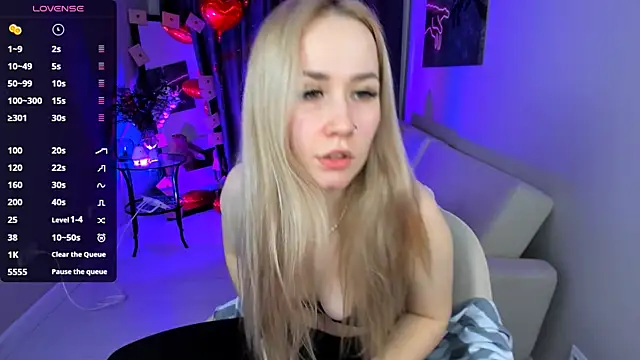 Snapshot of Bunny__of_love chatting on 02-11-25, 06:30 Bunny of love online show from 02-11-25, 06:30