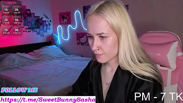 Snapshot of Bunny__of_love chatting on 10-21-25, 05:13 Bunny of love online show from 10-21-25, 05:13