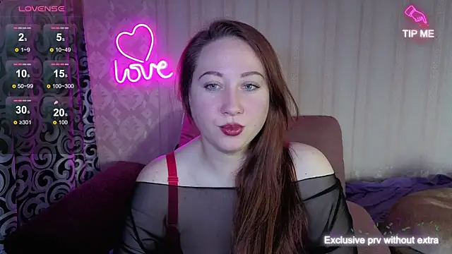 Snapshot of KellyCrystall chatting on 10-30-25, 03:41 KellyCrystall online show from 10-30-25, 03:41