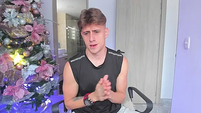 Snapshot of Jasperjoness chatting on 12-13-24, 09:52 Jasperjoness online show from 12-13-24, 09:52