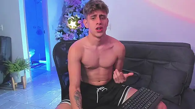 Snapshot of Jasperjoness chatting on 12-25-24, 12:16 Jasperjoness online show from 12-25-24, 12:16