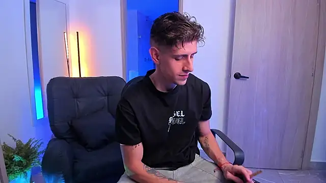 Snapshot of Jasperjoness chatting on 01-11-25, 08:22 Jasperjoness online show from 01-11-25, 08:22