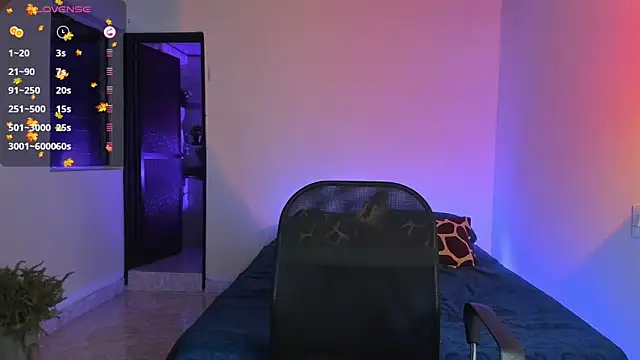 Snapshot of Jasperjoness chatting on 10-21-25, 04:24 Jasperjoness online show from 10-21-25, 04:24