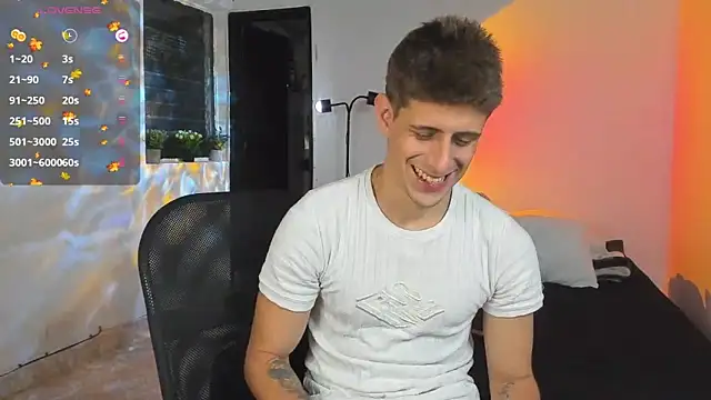 Snapshot of Jasperjoness chatting on 10-27-25, 09:46 Jasperjoness online show from 10-27-25, 09:46