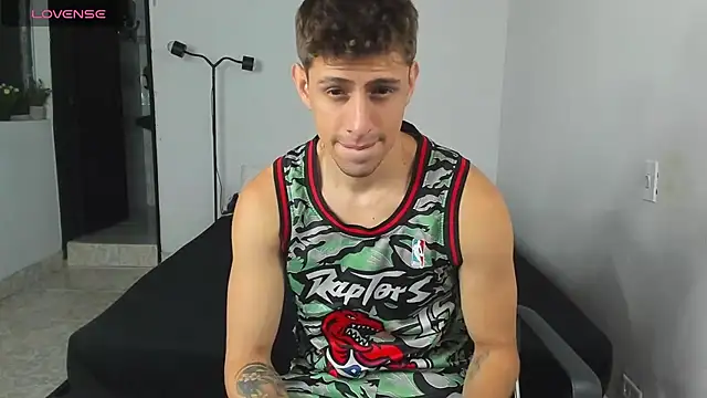 Snapshot of Jasperjoness chatting on 10-28-25, 09:24 Jasperjoness online show from 10-28-25, 09:24