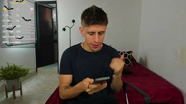 Snapshot of Jasperjoness chatting on 11-07-25, 07:25 Jasperjoness online show from 11-07-25, 07:25