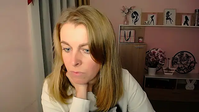 Snapshot of Hot_Milady chatting on 12-12-24, 07:52 Hot Milady online show from 12-12-24, 07:52