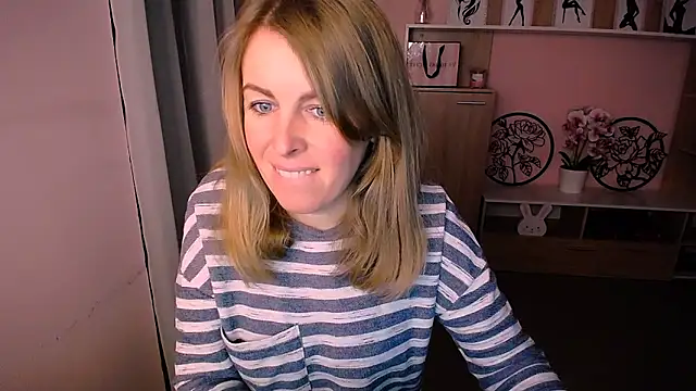 Snapshot of Hot_Milady chatting on 01-13-25, 08:05 Hot Milady online show from 01-13-25, 08:05
