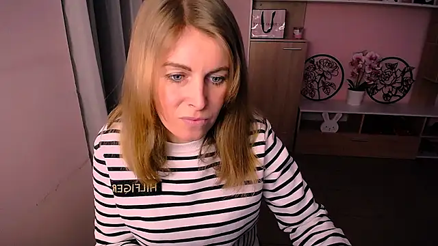 Snapshot of Hot_Milady chatting on 01-20-25, 08:19 Hot Milady online show from 01-20-25, 08:19