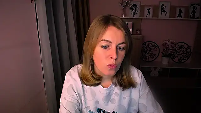 Snapshot of Hot_Milady chatting on 01-21-25, 08:08 Hot Milady online show from 01-21-25, 08:08