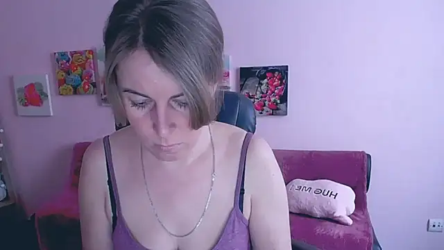Snapshot of Hot_Milady chatting on 03-06-25, 08:08 Hot Milady online show from 03-06-25, 08:08