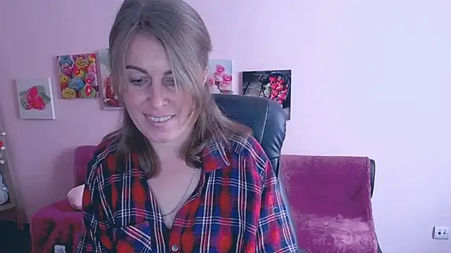 Snapshot of Hot_Milady chatting on 03-10-25, 08:26 Hot Milady online show from 03-10-25, 08:26