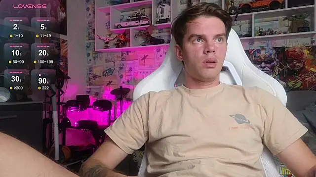 Snapshot of Mike_Burn chatting on 10-03-25, 12:13 Mike Burn online show from 10-03-25, 12:13