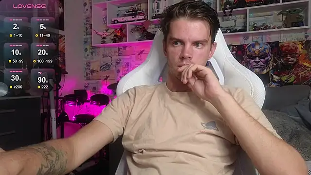 Snapshot of Mike_Burn chatting on 10-06-25, 12:02 Mike Burn online show from 10-06-25, 12:02