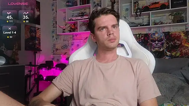 Snapshot of Mike_Burn chatting on 10-10-25, 12:04 Mike Burn online show from 10-10-25, 12:04