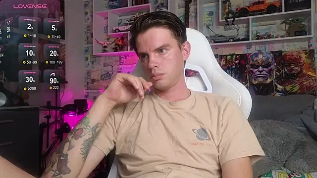 Snapshot of Mike_Burn chatting on 10-12-25, 12:15 Mike Burn online show from 10-12-25, 12:15