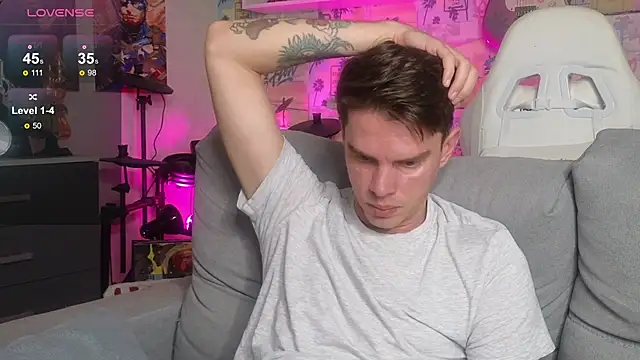 Snapshot of Mike_Burn chatting on 11-05-25, 02:06 Mike Burn online show from 11-05-25, 02:06