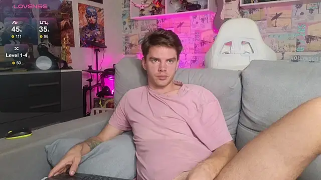 Snapshot of Mike_Burn chatting on 11-12-25, 03:01 Mike Burn online show from 11-12-25, 03:01