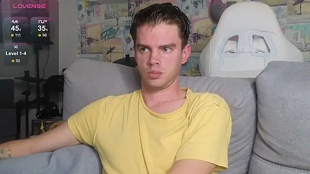 Snapshot of Mike_Burn chatting on 11-16-25, 12:33 Mike Burn online show from 11-16-25, 12:33