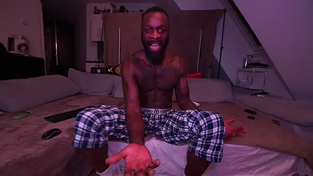 MacTroy online show from 01-05-25, 04:16