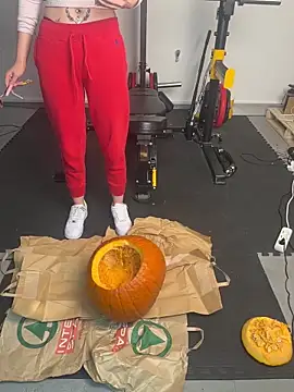 MacTroy online show from 10-16-25, 04:41