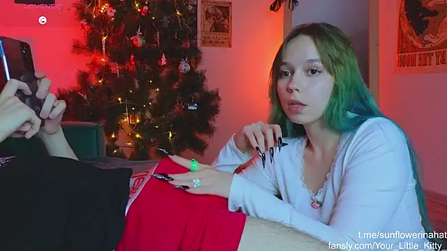 Snapshot of 812sunflowerinahat chatting on 12-29-24, 08:26 812sunflowerinahat online show from 12-29-24, 08:26