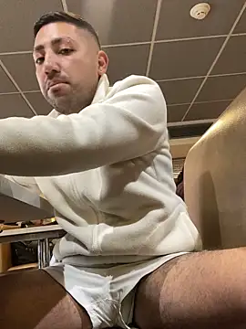 JuanZapata33 online show from 11-13-25, 07:24