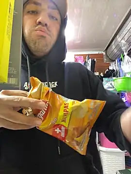 JuanZapata33 online show from 11-19-25, 09:59