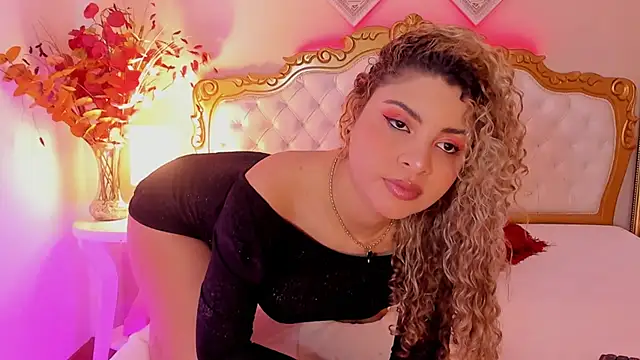 Snapshot of ScarlettDuran chatting on 02-19-25, 07:48 ScarlettDuran online show from 02-19-25, 07:48