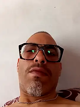 Boy-Bug online show from 10-09-25, 12:03