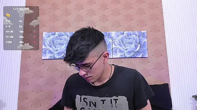 Snapshot of Ryan_Clark_ chatting on 12-01-24, 08:31 Ryan Clark online show from 12-01-24, 08:31