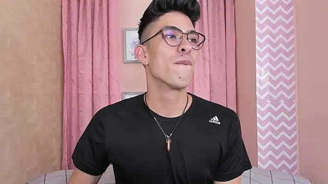 Snapshot of Ryan_Clark_ chatting on 12-16-24, 05:54 Ryan Clark online show from 12-16-24, 05:54