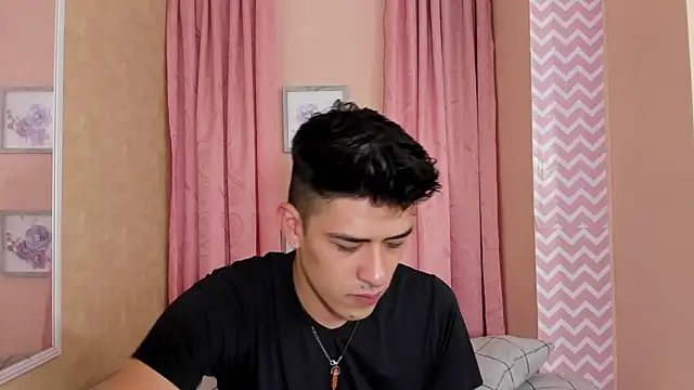 Snapshot of Ryan_Clark_ chatting on 12-21-24, 05:51 Ryan Clark online show from 12-21-24, 05:51