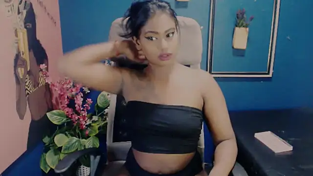 Snapshot of Littleindianmilf chatting on 09-11-25, 09:31 Littleindianmilf online show from 09-11-25, 09:31