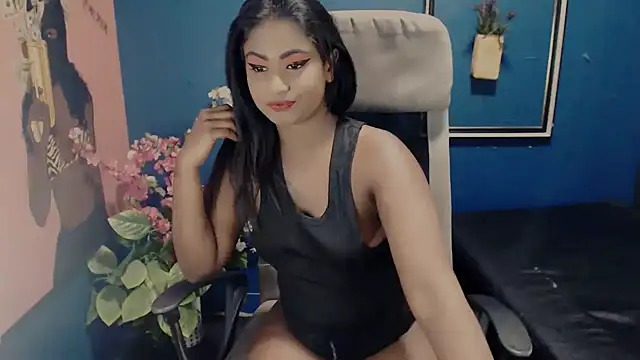 Snapshot of Littleindianmilf chatting on 09-18-25, 09:44 Littleindianmilf online show from 09-18-25, 09:44