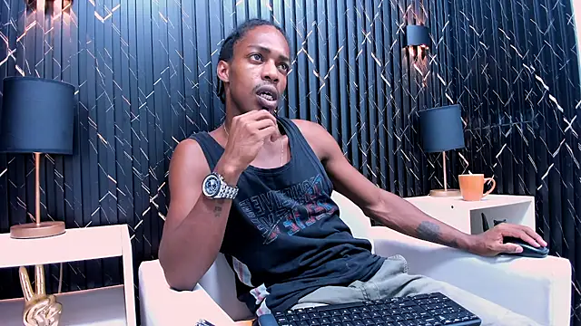 LarryCollin online show from 03-09-25, 06:17