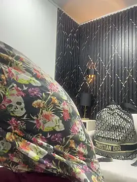 LarryCollin online show from 03-19-25, 04:03