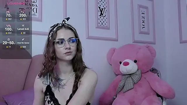 Snapshot of Abby__White chatting on 01-16-25, 08:25 Abby White online show from 01-16-25, 08:25