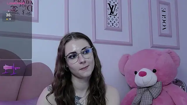 Snapshot of Abby__White chatting on 01-16-25, 11:27 Abby White online show from 01-16-25, 11:27