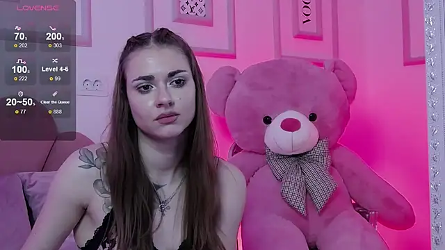 Snapshot of Abby__White chatting on 02-22-25, 11:35 Abby White online show from 02-22-25, 11:35