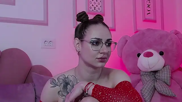 Snapshot of Abby__White chatting on 03-18-25, 05:10 Abby White online show from 03-18-25, 05:10